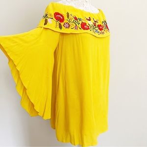 New Umgee Yellow Off Shoulder Embroidered Floral Bell Sleeve Tunic